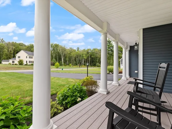 10 Applewood Ln, Mendon, MA 01756