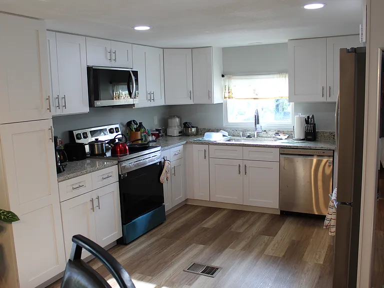 1925 Speck Dr — Photo 10