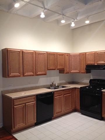 1st image of 4025 N Milwaukee Ave