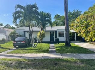815 NE 5th St, Hallandale Beach, FL 33009