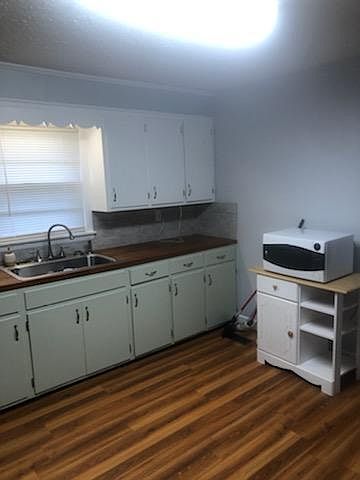 2nd image of 1415 Squibb Dr