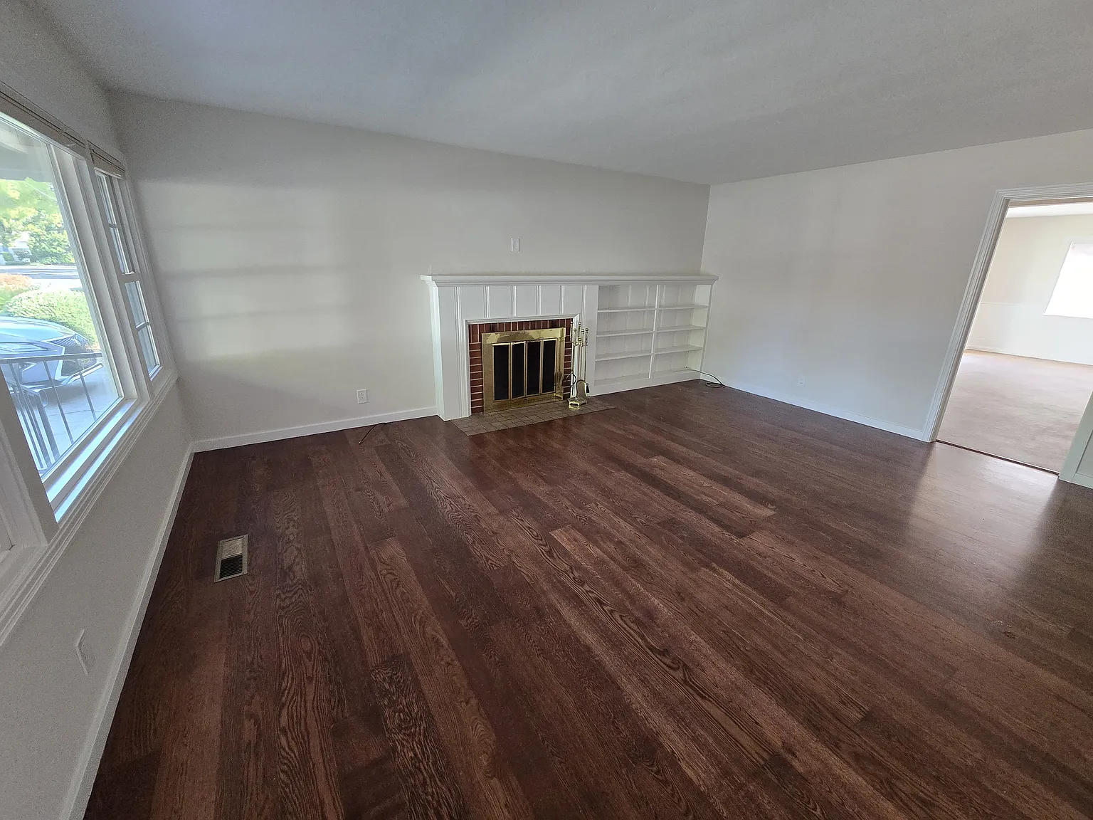 3 bed, 1325 sqft, $3,800 — Photo 4
