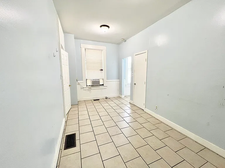 214 N 17th St #2 — Photo 6