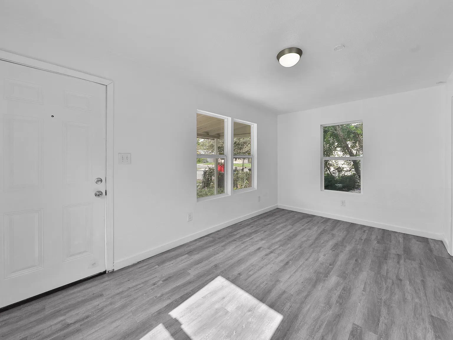 2 bed, 700 sqft, $1,225 — Photo 4