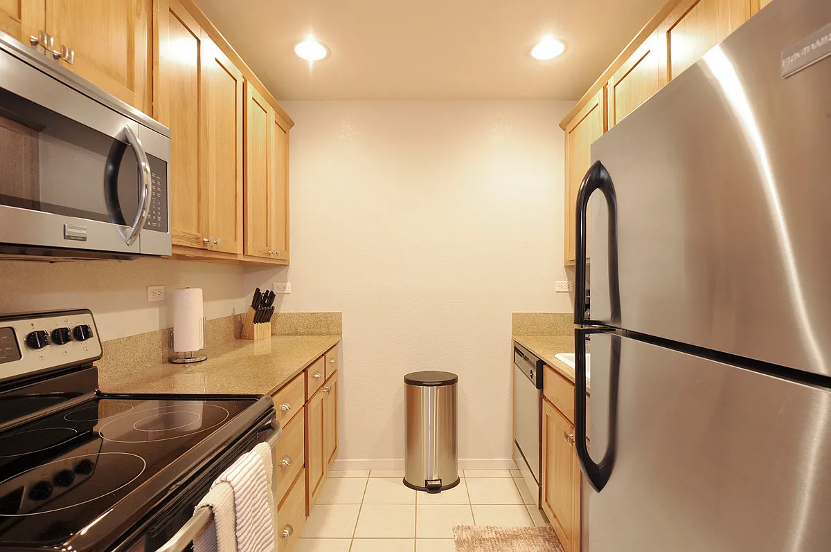 Fully Furnished 3 Bedroom Condo at San Mateo — Photo 2