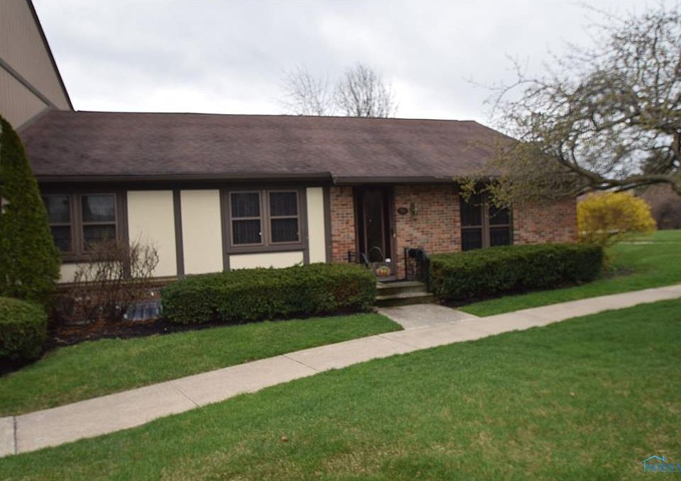 1st image of 32 Knollwood Dr