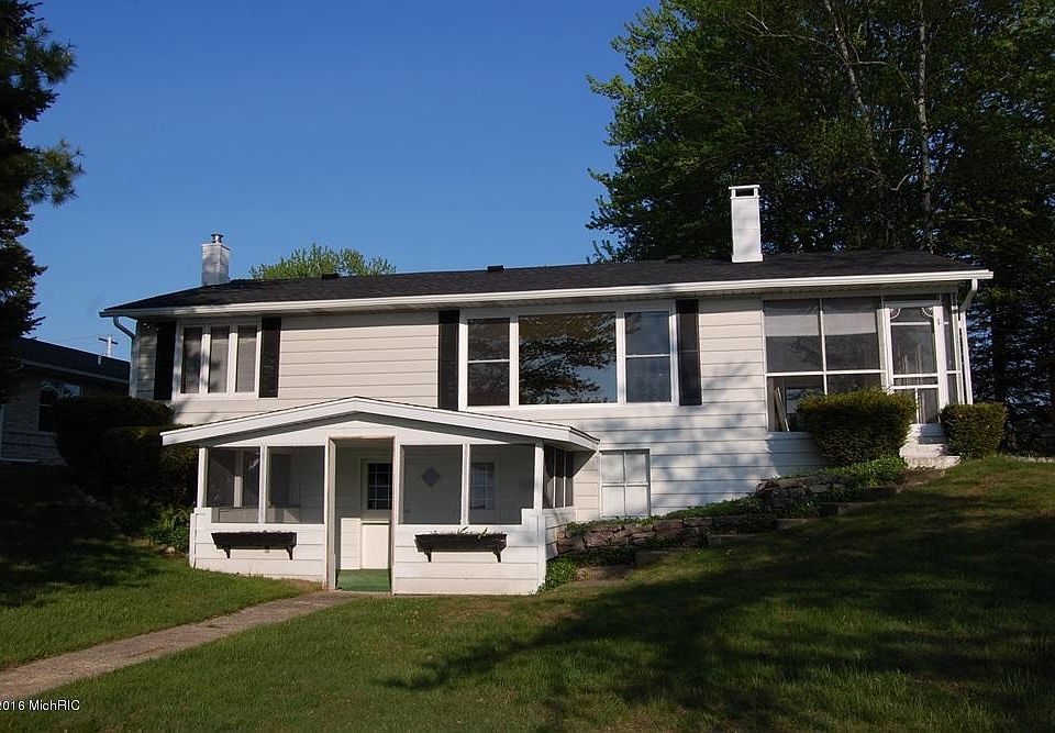 1st image of 8591 Wood St