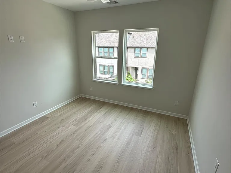 2032 W Tidwell Rd — Photo 21