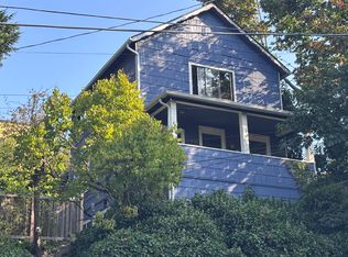 708 N 38th St #3, Seattle, WA 98103