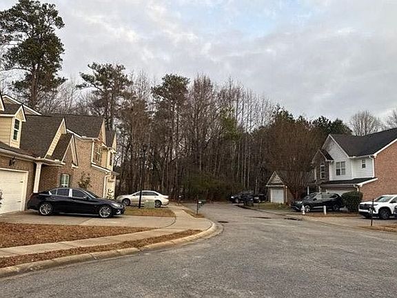 4th image of 212 Long Dr