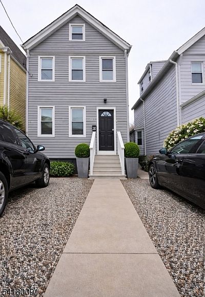 1st image of 633 Thomas Blvd