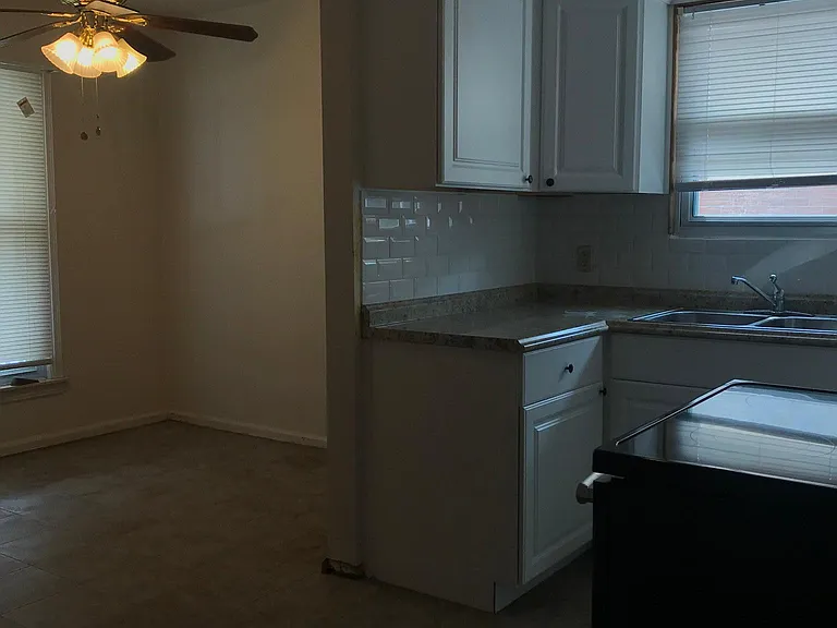 20807 Reimanville Ave — Photo 3