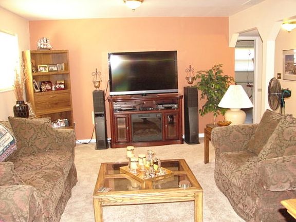 4th image of 90 Park Villa Ct