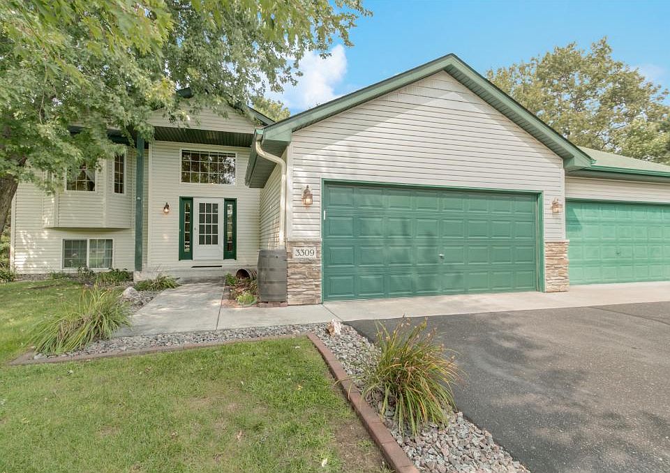 1st image of 3309 227th Ln NE