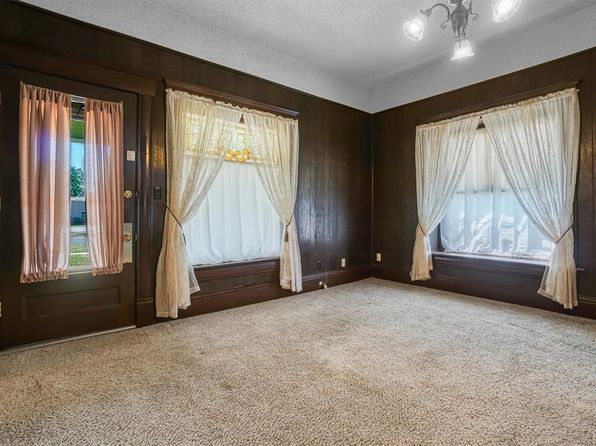 107 S Broadway Ave, Hobart, OK 73651
