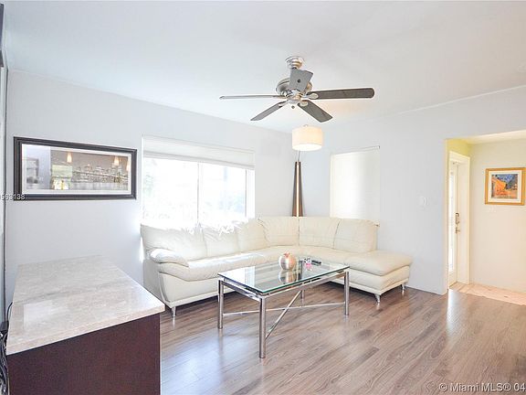 5th image of 9871 Jamaica Dr