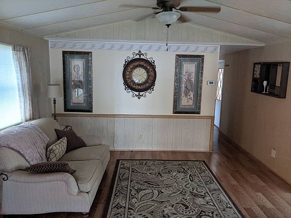 4th image of 101 Palm Dr