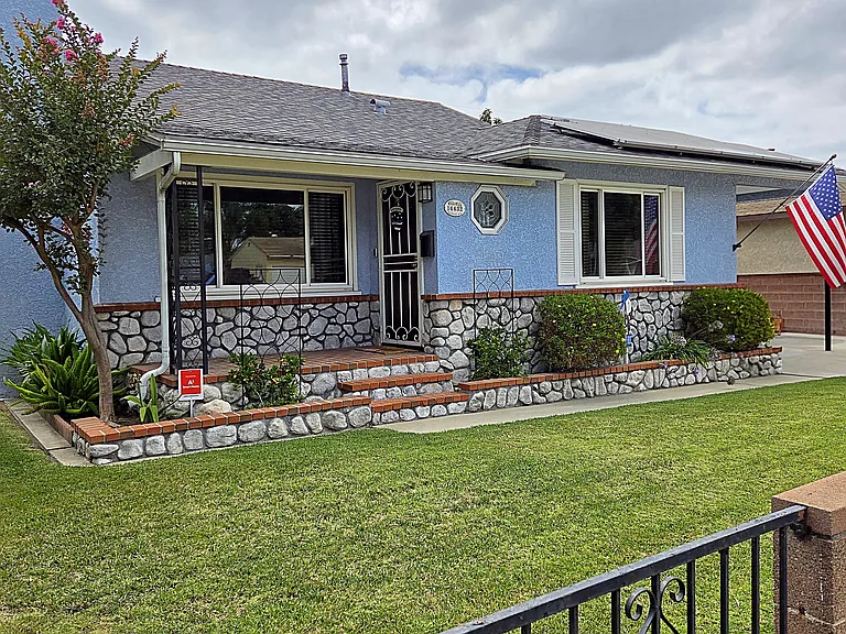 14432 Dalwood Ave — Photo 2