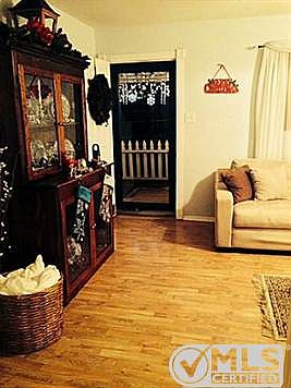 4th image of 6717 Marilyn Ln