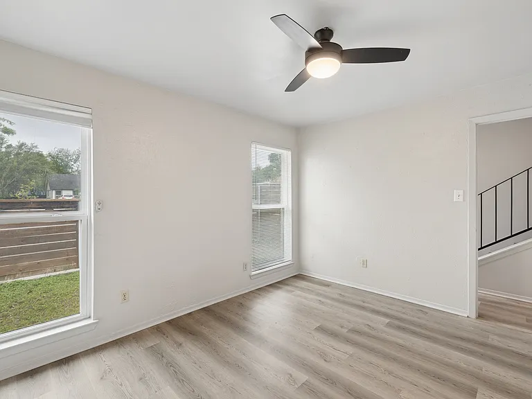 820 Sahara Ave #2 — Photo 6