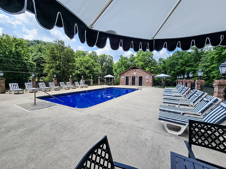 Country Shores Apartments — Photo 40