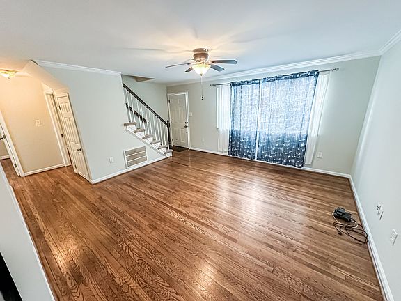 3rd image of 5604 Colwyck Dr
