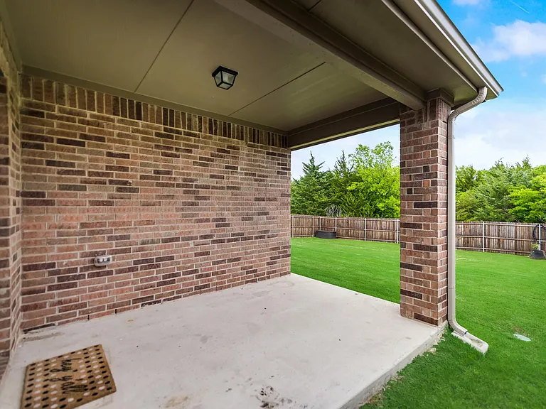 1302 Meadow Creek Dr — Photo 26