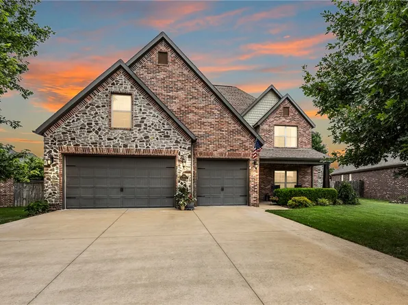 4201 W Willowbend Dr, Rogers, AR 72758