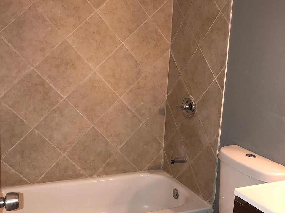 1st image of 16436 Plymouth Dr