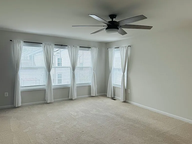 454 Coastal Ave — Photo 20