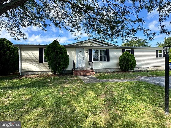 3rd image of 56 Primrose Dr E