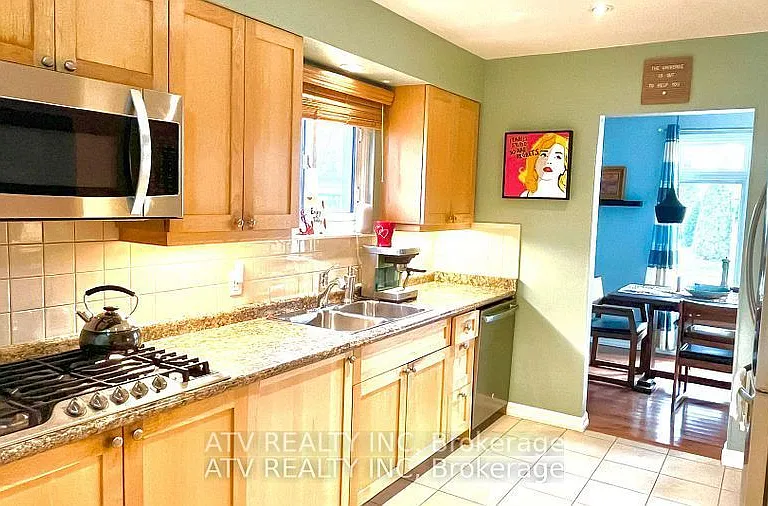 696 Balaton Ave — Photo 2