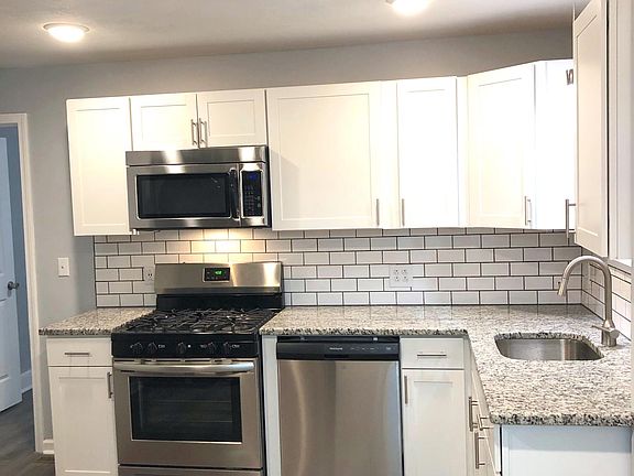 3rd image of 206 Howard St #1
