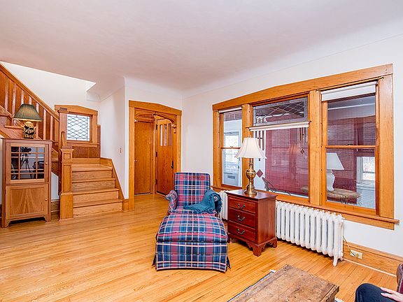 Nice entry & solid stairwell