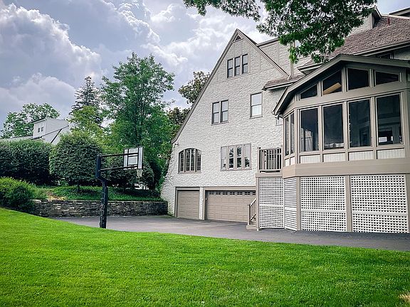 5th image of 704 Wakefield Dr