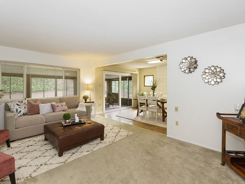 1st image of 614 N Kinsella Ave