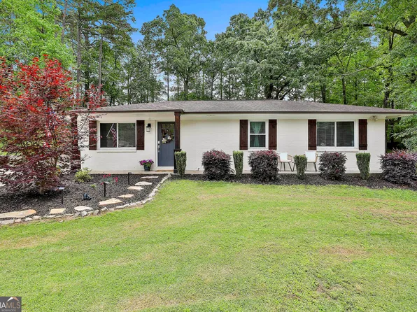 306 N Meade Dr, Peachtree City, GA 30269