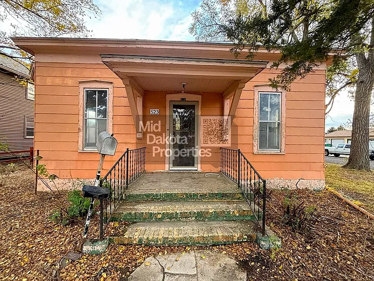523 W 2nd Ave — Photo 1