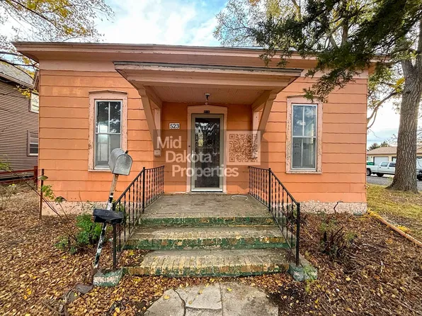 523 W 2nd Ave, Mitchell, SD 57301