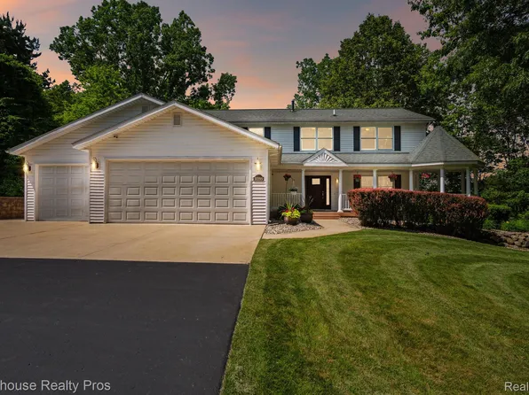 10399 Whitewood Meadows Ln, Pinckney, MI 48169