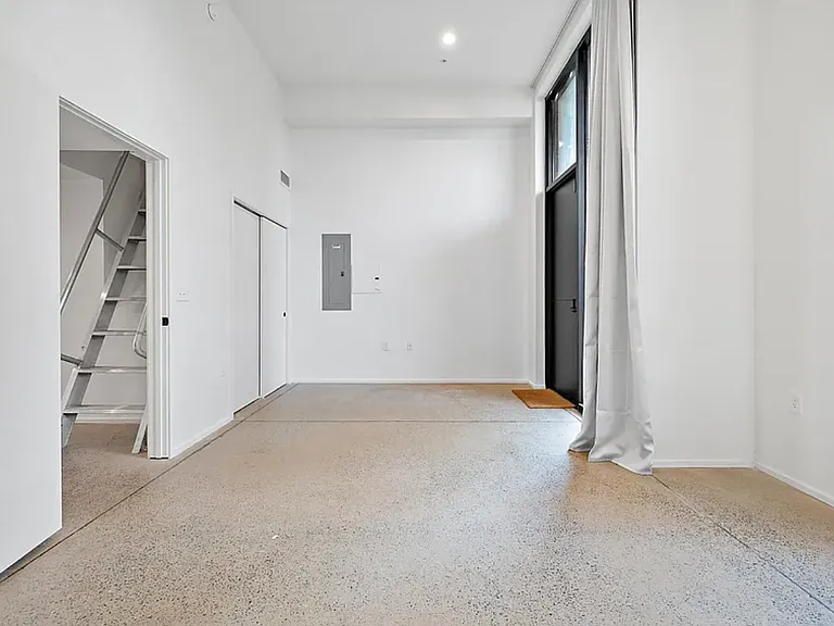 2323 2nd Ave S #1A — Photo 30