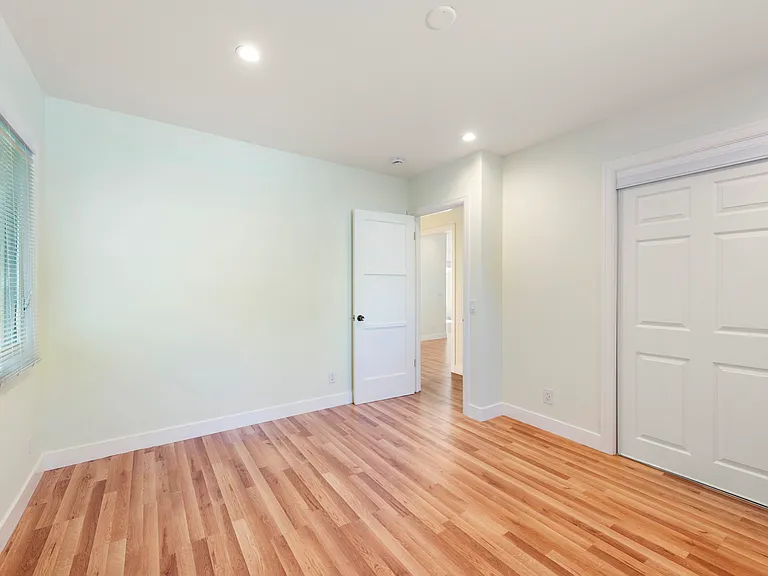 301 Frances St — Photo 13
