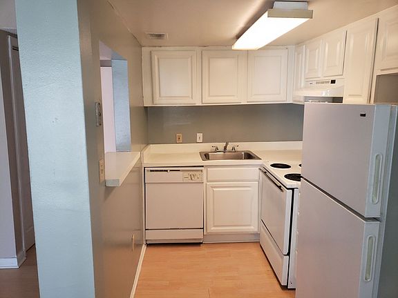 4th image of 2531 N Alafaya Trl APT 60
