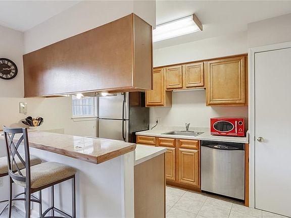 5th image of 3016 8th St #3016