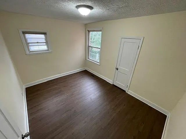 3920 Fairview Ave — Photo 15