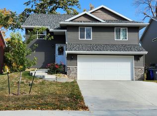 3708 Lawrence St NE, Cedar Rapids, IA 52402