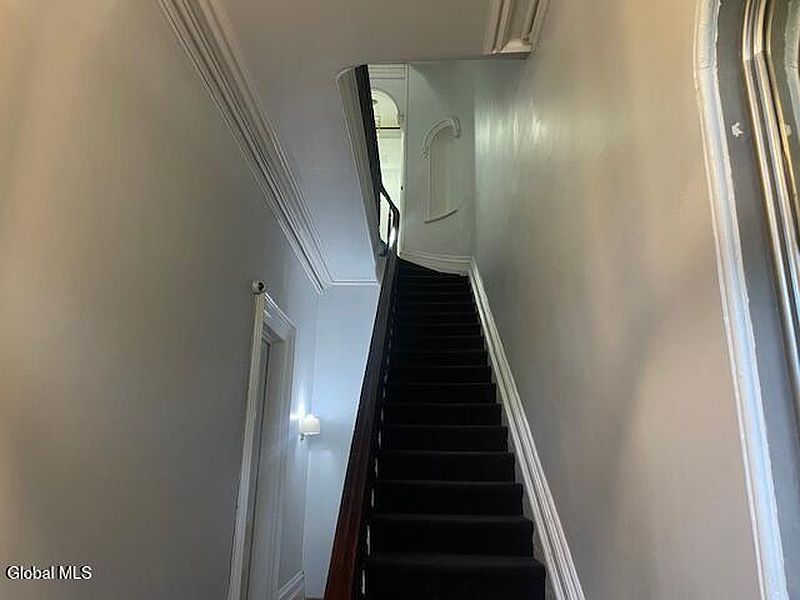 4th image of 166 Washington Avenue