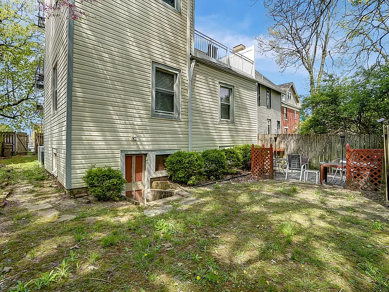 2546 Ingleside Ave #2 — Photo 30
