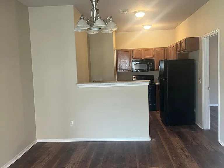 106-223 Lakeview Ct — Photo 3