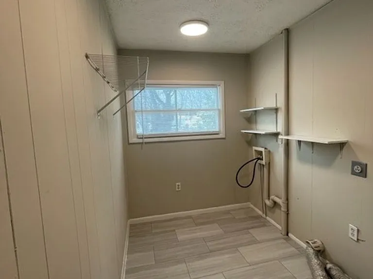 1021 N Sherman Ave — Photo 6